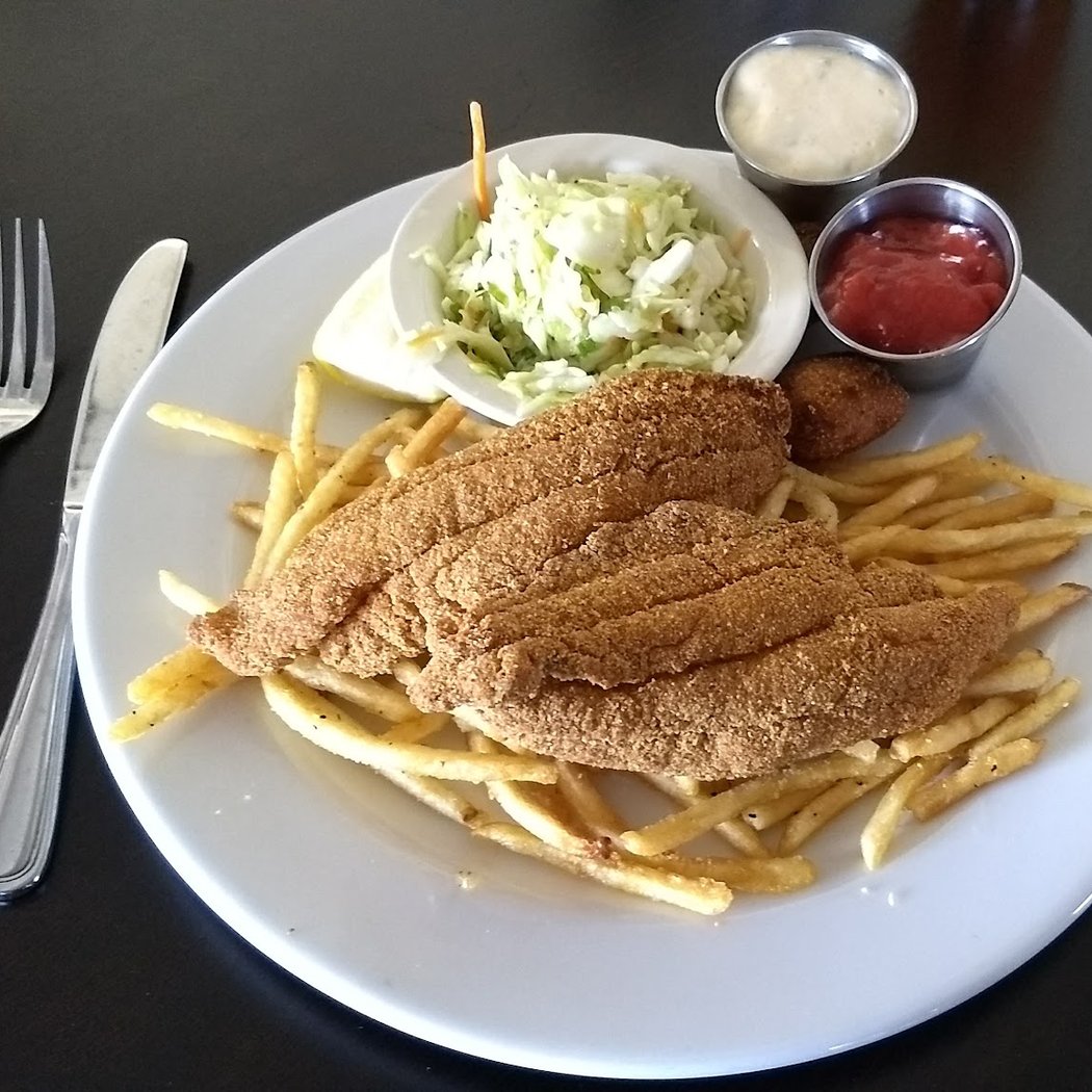 Athens Boathouse Bar and Grill 3
